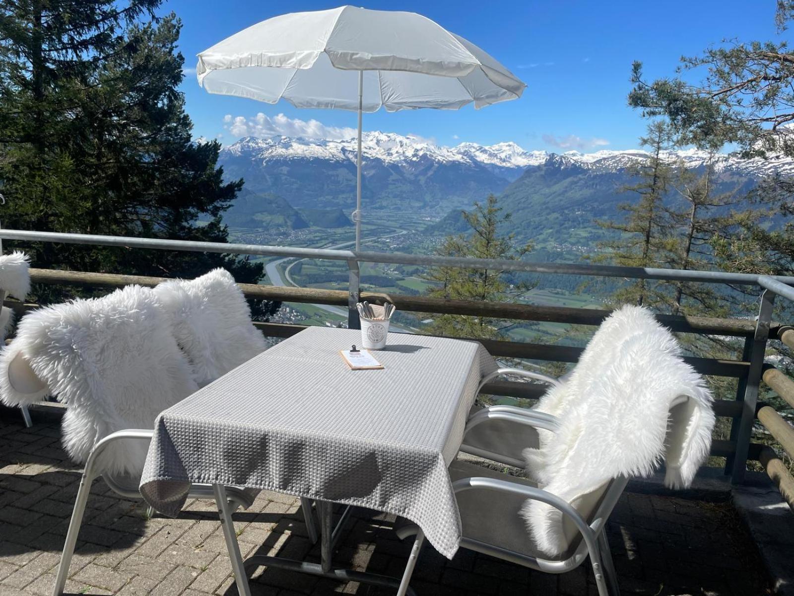 Berggasthaus Matu Triesenberg Buitenkant foto